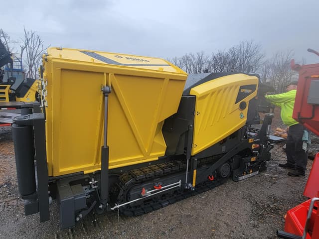 Image of Bomag BF200C-2 equipment image 4