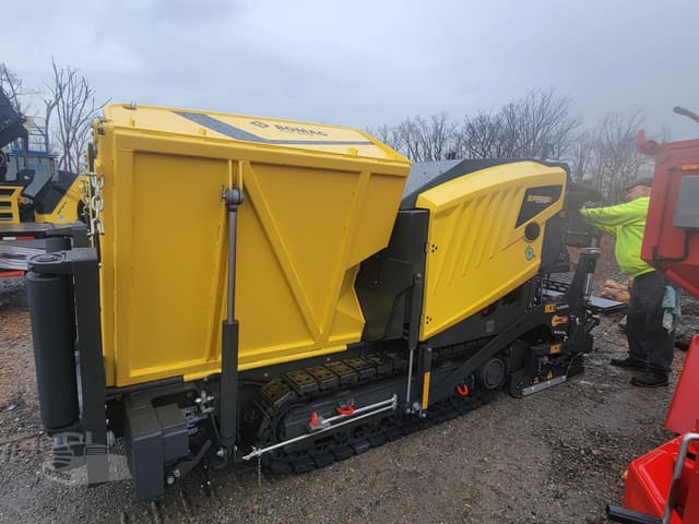 Image of Bomag BF200C-2 equipment image 4