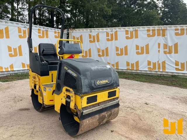 Image of Bomag BW900-50 equipment image 2