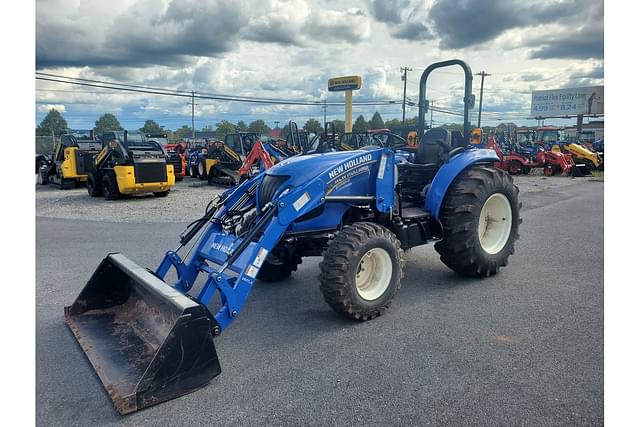 Image of New Holland Boomer 35 equipment image 3