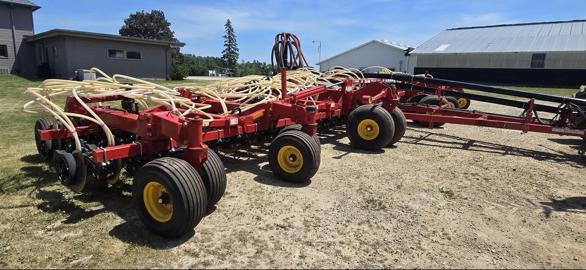 2022 Bourgault 3720 Equipment Image0