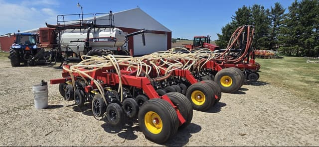 Image of Bourgault 3720 equipment image 2