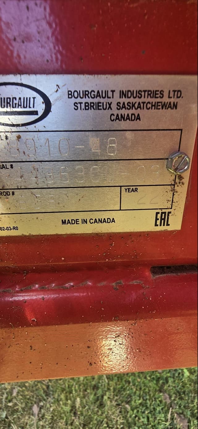 Image of Bourgault 8910 equipment image 2