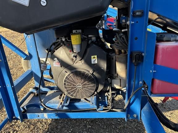 Image of Brandt GrainBelt 1547LP equipment image 3