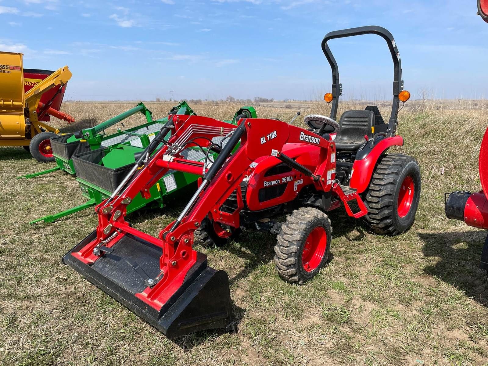 2024 Branson 2610h Equipment Image0