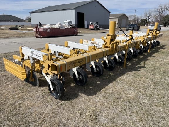 2022 Buffalo 6300 Equipment Image0