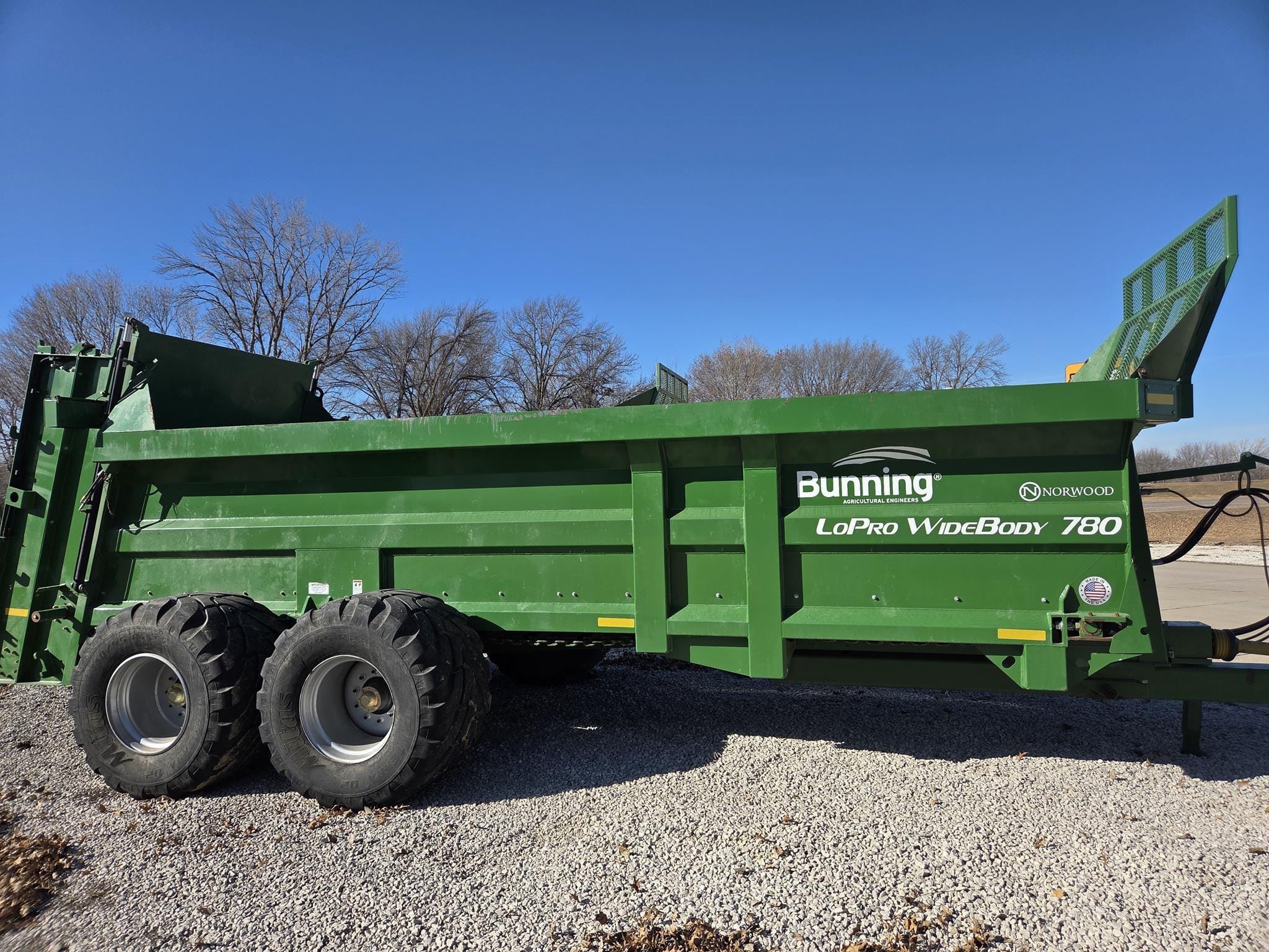 2022 Bunning LoPro Widebody 780 Equipment Image0