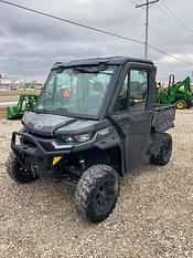 2022 Can-Am Defender Equipment Image0