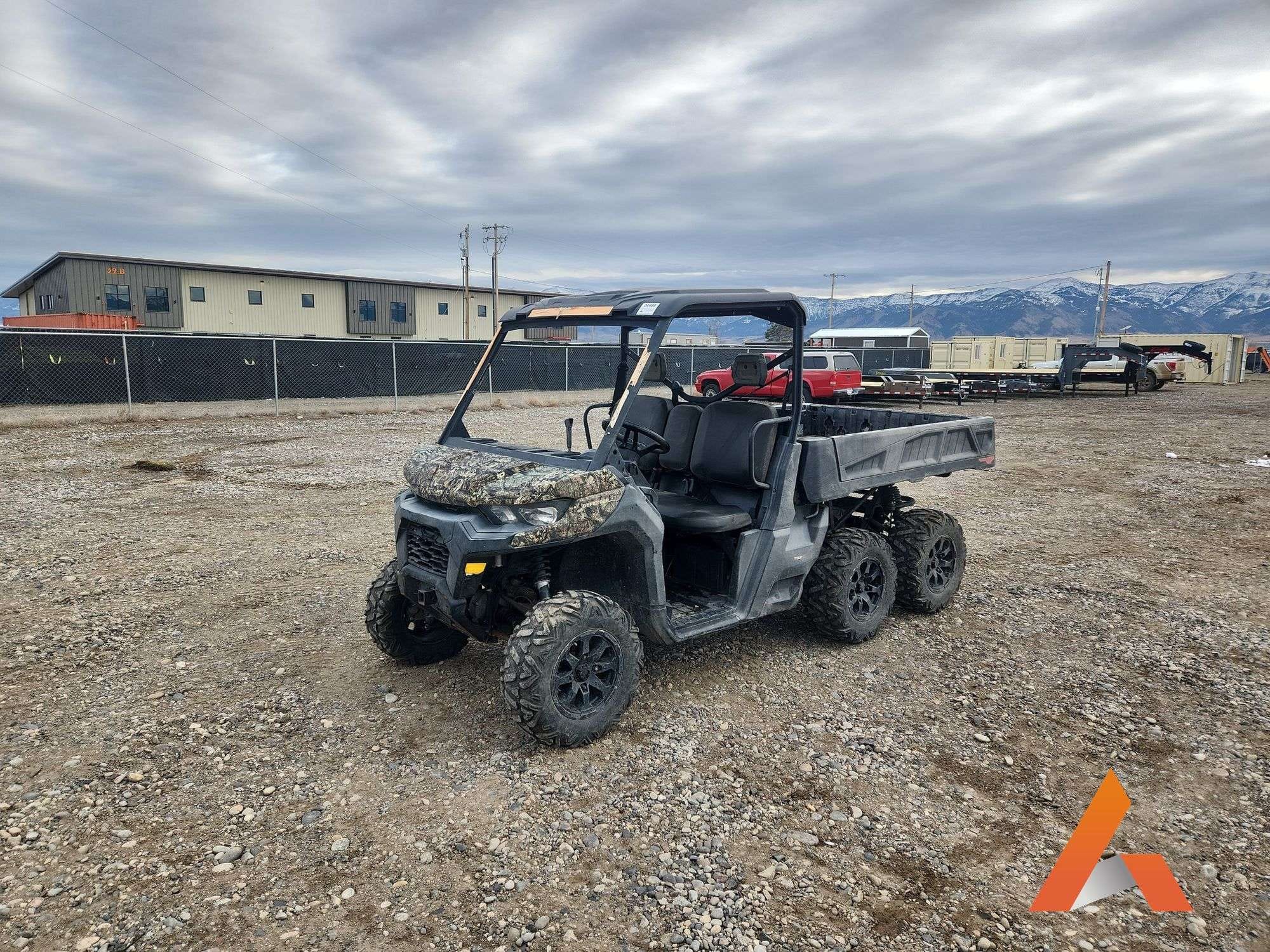 2022 Can-Am Defender 6x6 DPS HD10 Equipment Image0