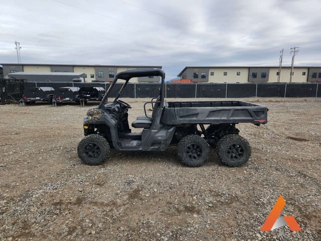 Image of Can-Am Defender 6x6 DPS HD10 equipment image 1