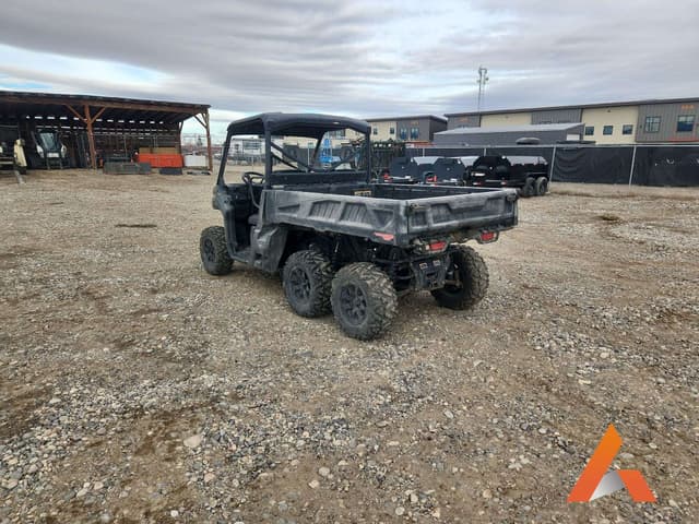 Image of Can-Am Defender 6x6 DPS HD10 equipment image 2