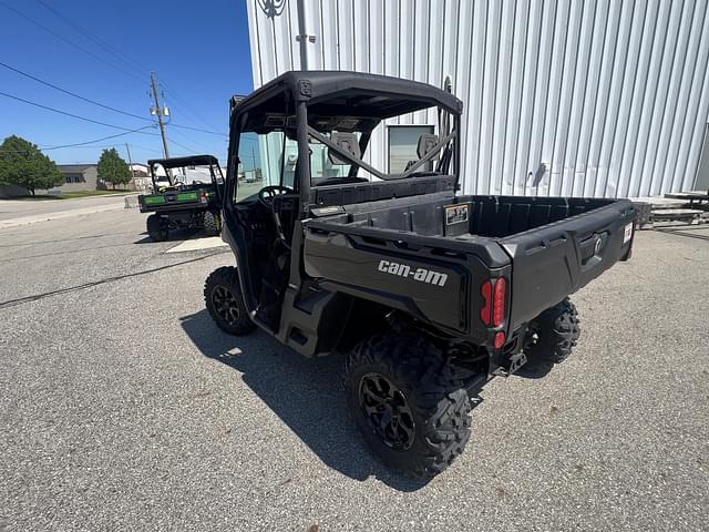 Image of Can-Am Defender HD10 equipment image 2