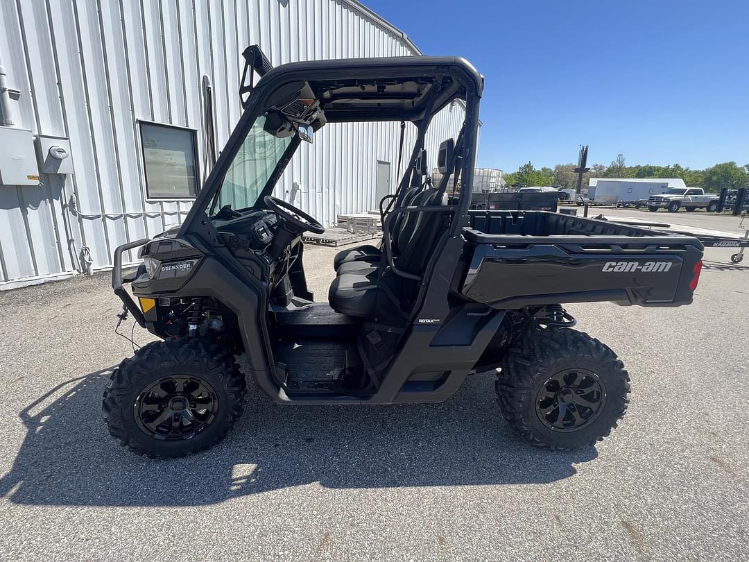 Image of Can-Am Defender HD10 Primary image