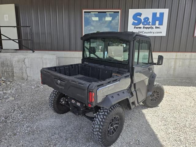 Image of Can-Am Defender HD10 equipment image 3