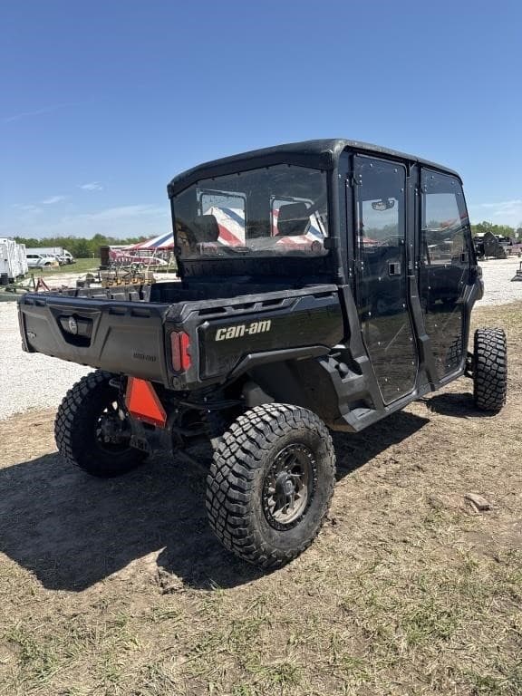Image of Can-Am Defender HD10  Max equipment image 4