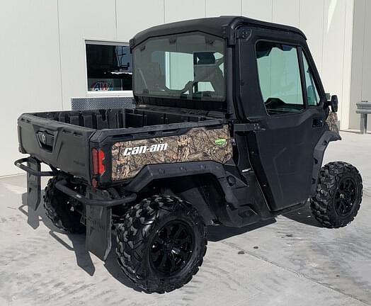 Image of Can-Am Defender Limited HD10 equipment image 2