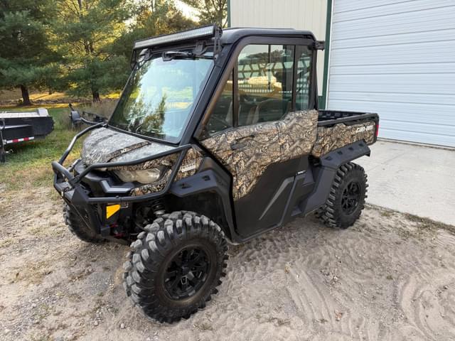 Image of Can-Am Defender Limited HD10 equipment image 2