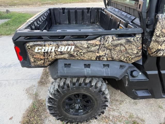 Image of Can-Am Defender Limited HD10 equipment image 4