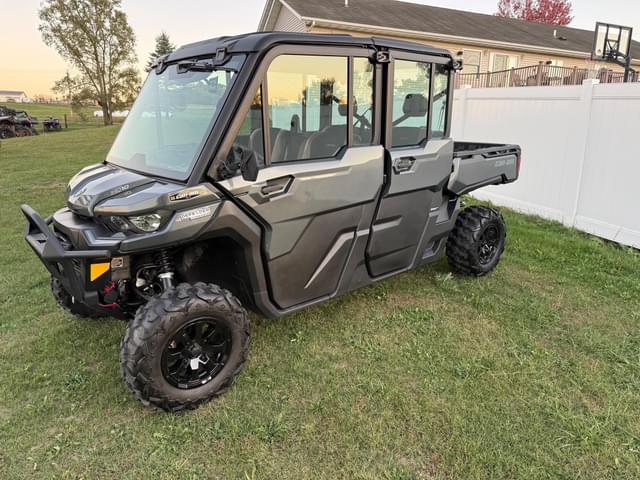 Image of Can-Am Defender MAX Limited HD10 equipment image 2