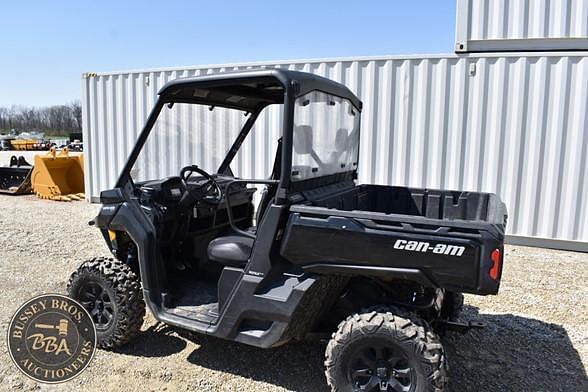 Image of Can-Am Defender XT HD10 equipment image 4