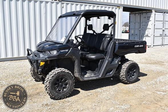 Image of Can-Am Defender XT HD10 equipment image 3
