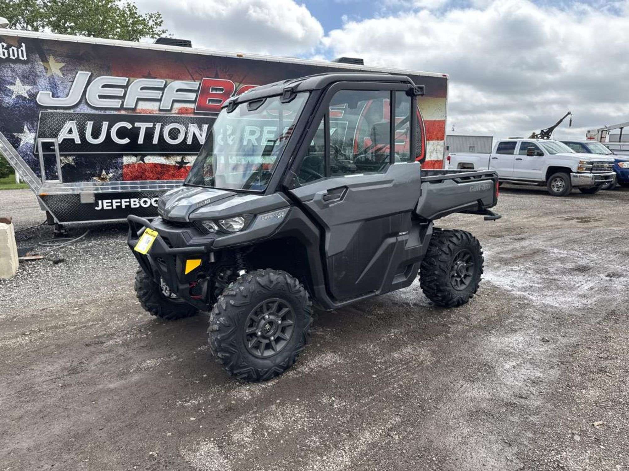 2022 Can-Am Defender XT HD10 Equipment Image0