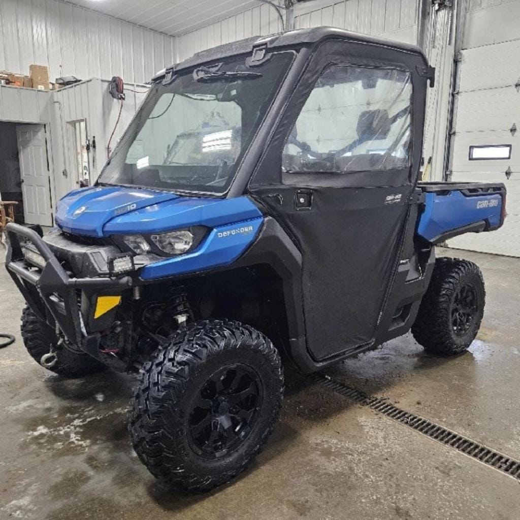 2022 Can-Am Defender XT HD10 Equipment Image0