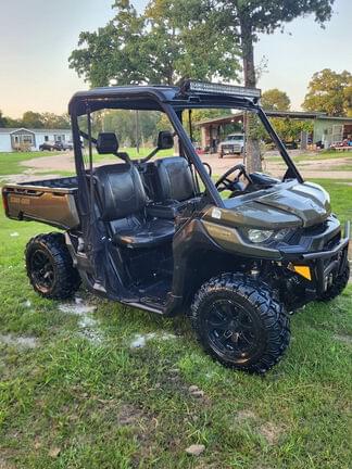 Image of Can-Am Defender XT HD8 equipment image 2
