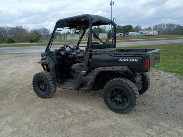Image of Can-Am Defender XT HD9 equipment image 3