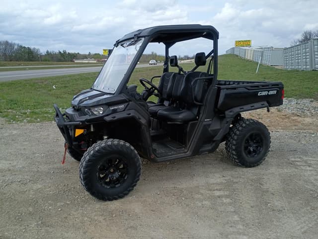 Image of Can-Am Defender XT HD9 equipment image 1
