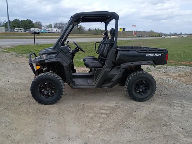 Image of Can-Am Defender XT HD9 equipment image 2