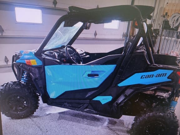 2022 Can-Am Maverick 1000 Equipment Image0