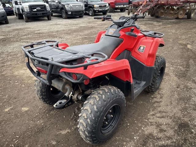 Image of Can-Am Outlander equipment image 2