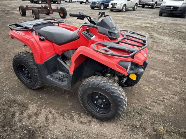Image of Can-Am Outlander equipment image 3