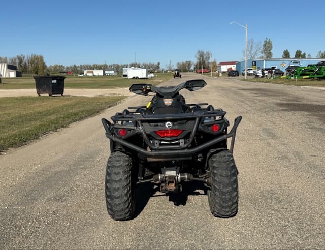 Image of Can-Am Outlander XT equipment image 2