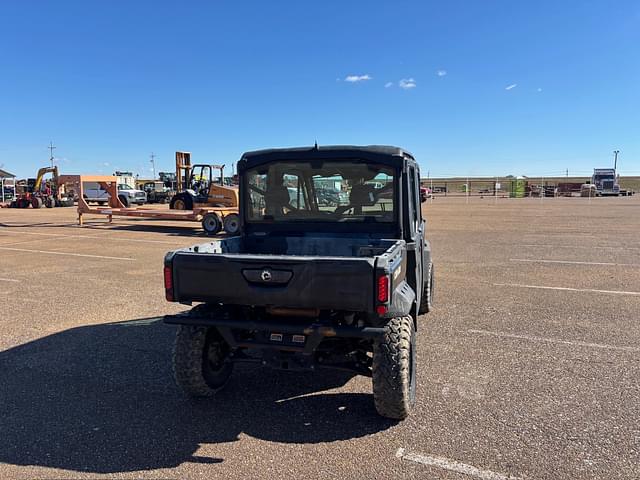 Image of Can-Am Defender Limited HD10 equipment image 3