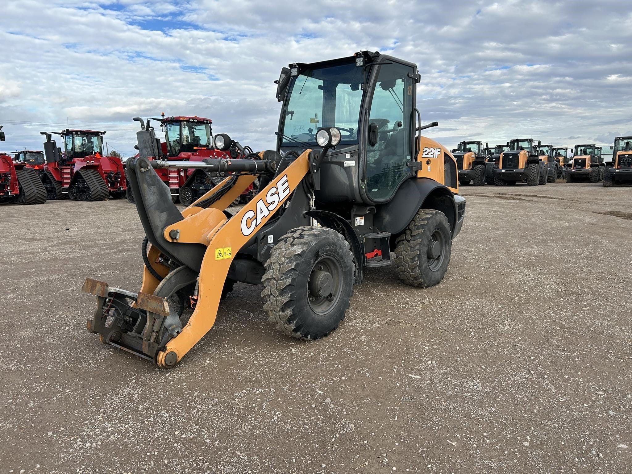 2022 Case 221F Equipment Image0