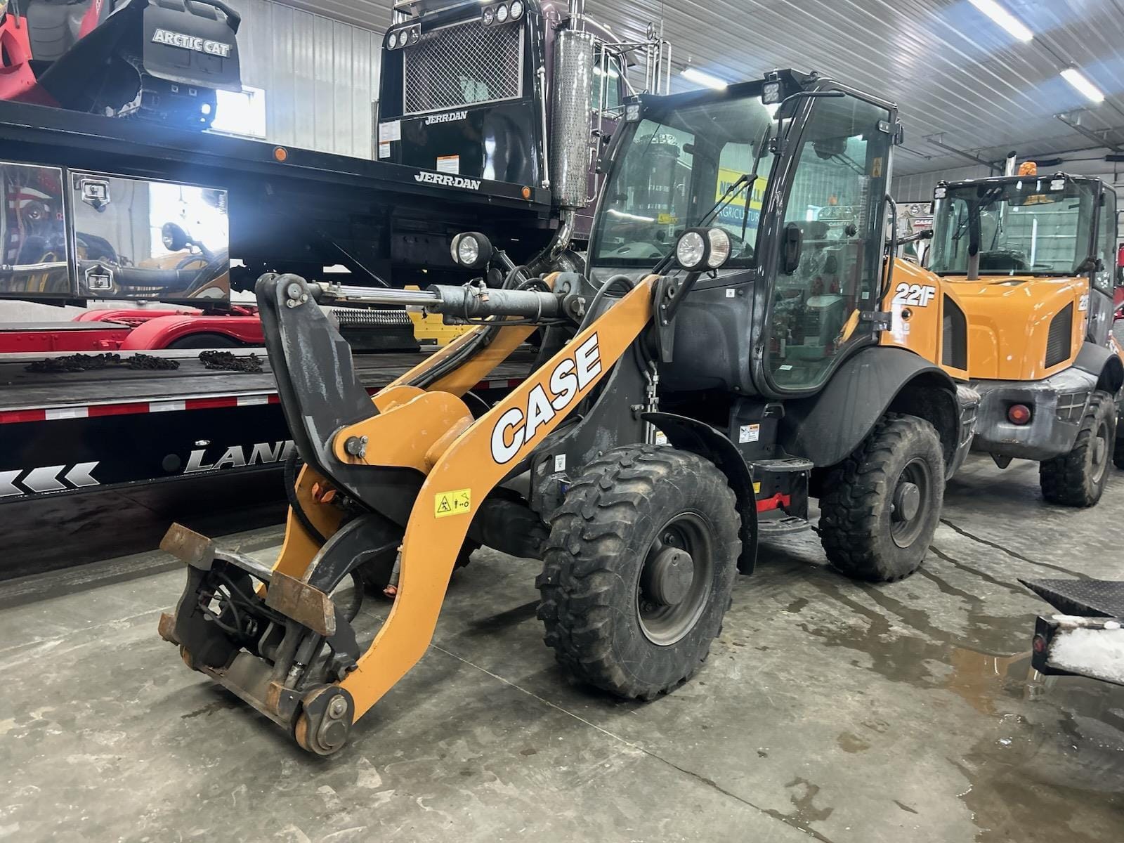 2022 Case 221F Equipment Image0