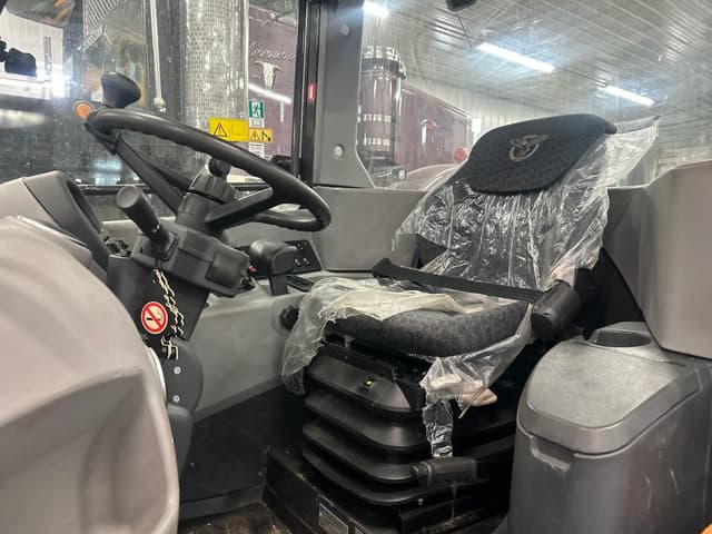 Image of Case 221F equipment image 3