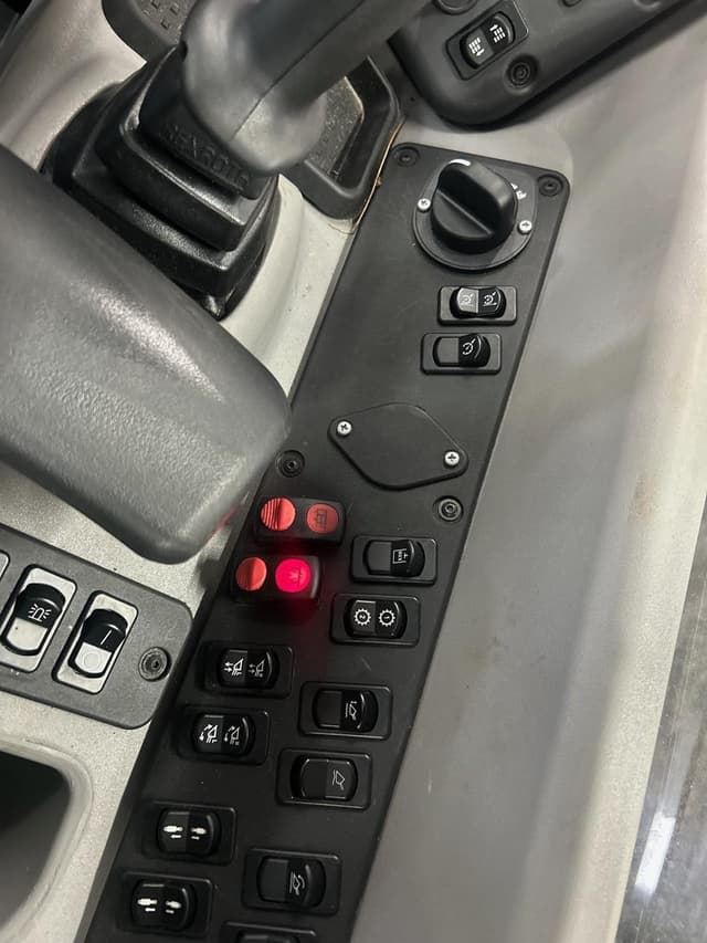 Image of Case 221F equipment image 1