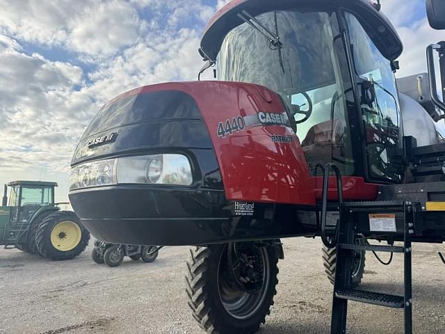 Image of Case IH Patriot 4440 equipment image 2