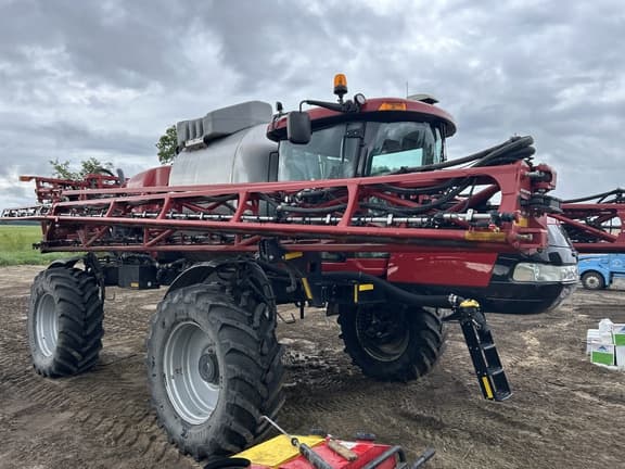 Image of Case IH Patriot 4440 equipment image 2
