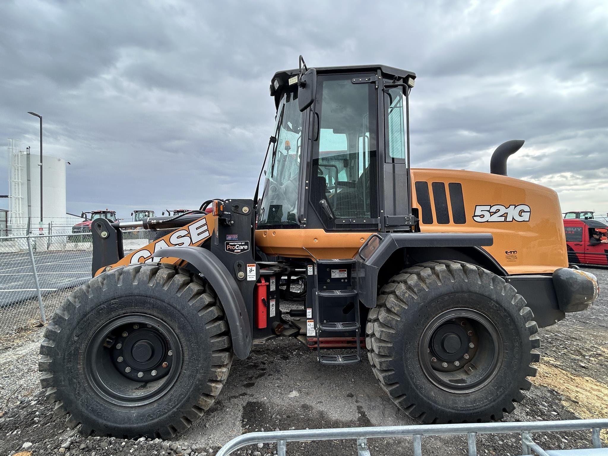 2022 Case 521G Equipment Image0