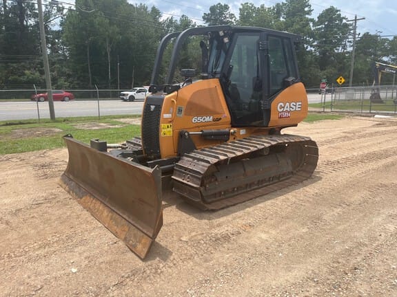 2022 Case 650M Equipment Image0