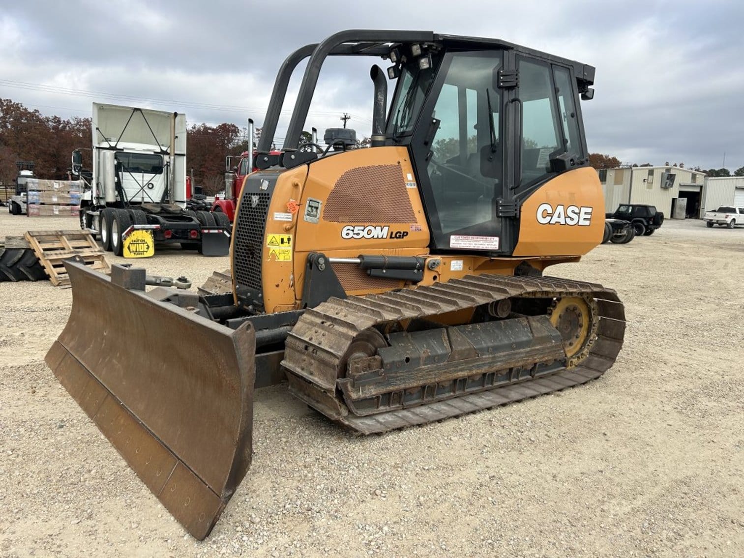 2022 Case 650M Equipment Image0