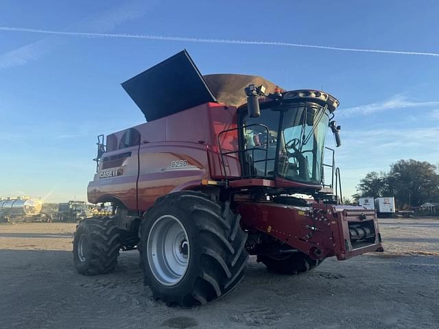 Image of Case IH 8250 equipment image 1