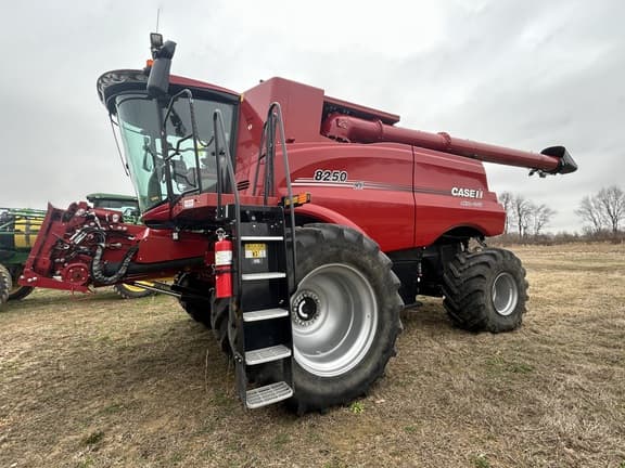Image of Case IH 8250 equipment image 1