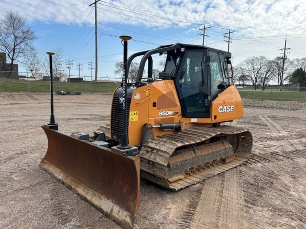 2022 Case 850M LGP Equipment Image0