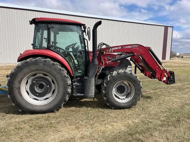 Image of Case IH Farmall 120C equipment image 4