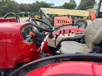Image of Case IH Farmall 115A equipment image 4